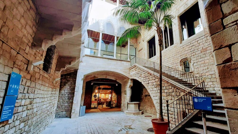 Picasso museum Barcelona tour 1000x563 1